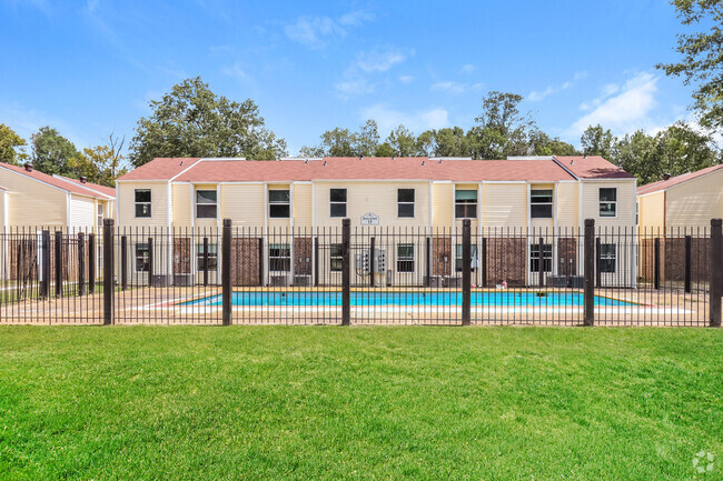 Building Photo - The Retreat at Lakeside Apartments