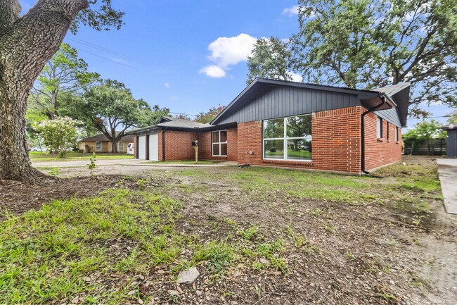 Foto del edificio - 4903 Mayflower St
