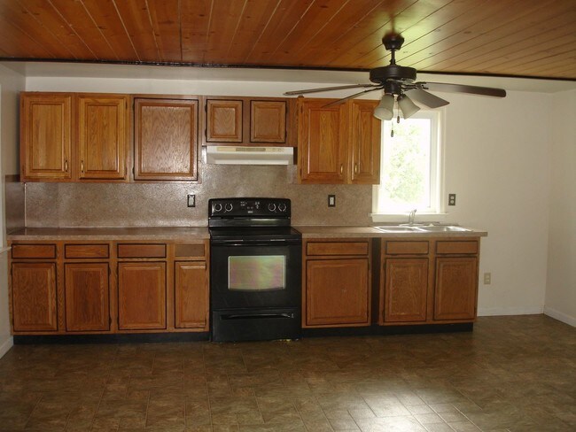 Building Photo - 1736 Beaver Valley Pike