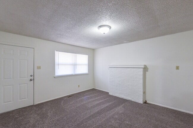 Foto del edificio - 700 S Roland Rd