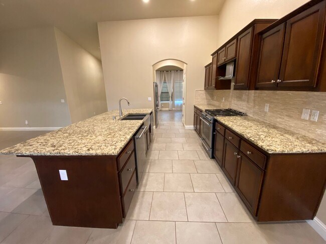 Building Photo - Lennar built home, Available Now!