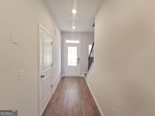 Building Photo - 154 Green Love Ln