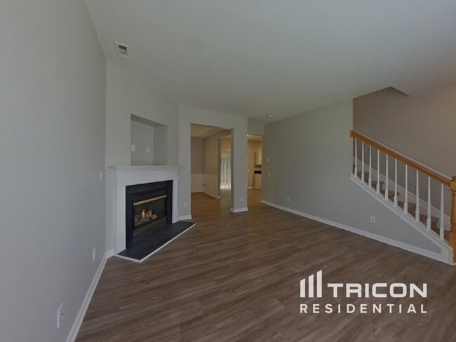 Foto del edificio - 5322 Peachwood Dr