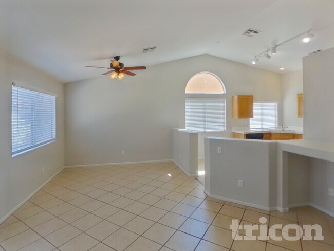 Building Photo - 604 Lively Fiesta Way
