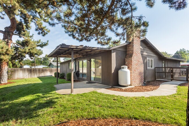 Back yard and covered patio - 1406 S Division St