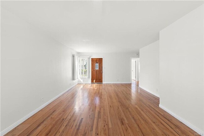 Foto del edificio - Charming Lakewood Home