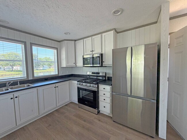 Foto del edificio - 14876 Washington Rd