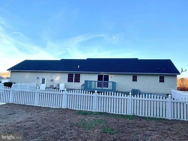Foto del edificio - 25900 Country Meadows Dr