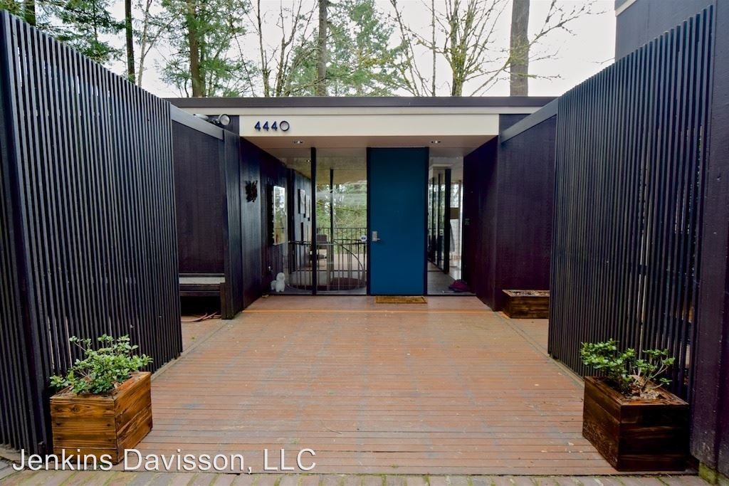 Primary Photo - 3 br, 2.5 bath House - 4440 SW Hillside Drive
