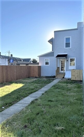 Building Photo - 19 W Winona Ave
