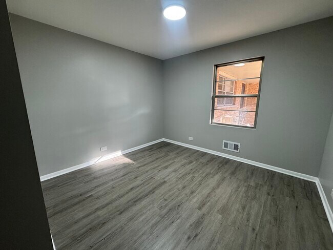 Foto del edificio - 5651 W 97th St