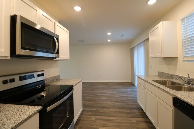 Foto del edificio - 757 Whitney Rd