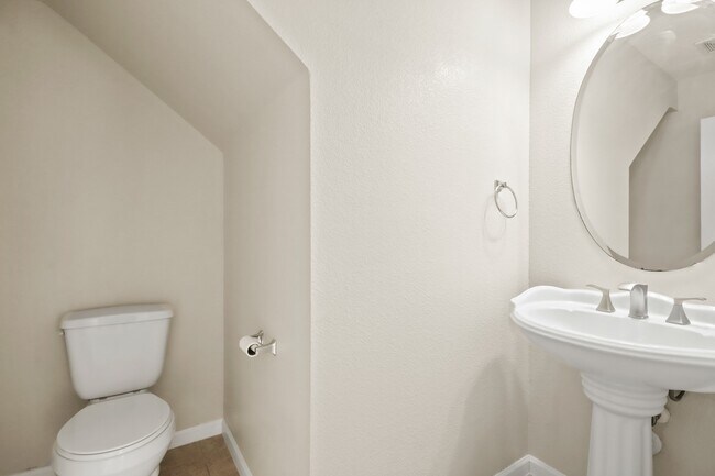 Foto del edificio - 1223 Grassy View Dr