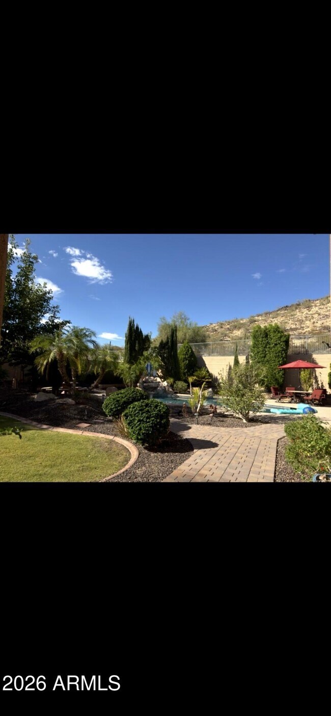 Building Photo - 3928 W Range Mule Dr