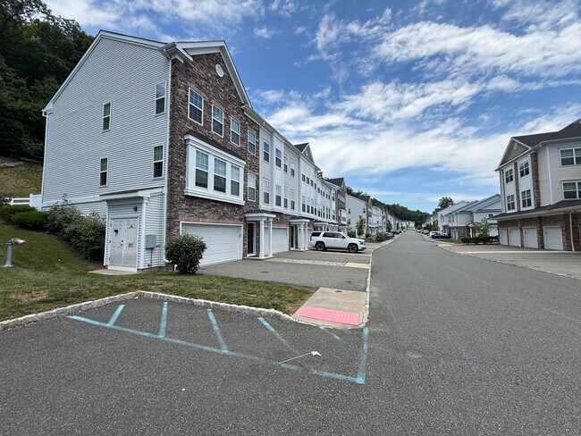 Foto del edificio - 502 Parkview Ln