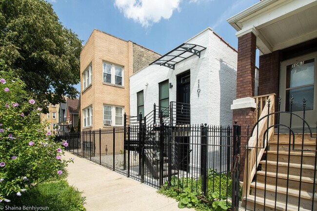 Building Photo - 1101 N Christiana Ave