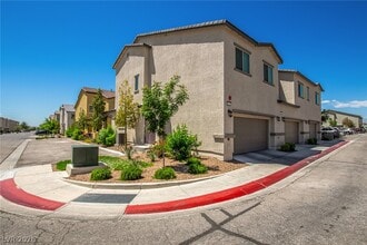 Building Photo - 825 Star Estates Ave
