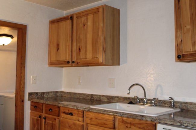 Building Photo - 26481 Crystal Rd
