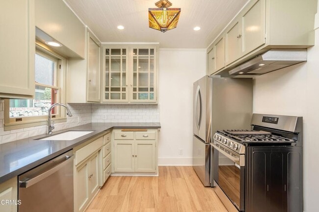 Photo - 847 S Los Robles Ave Townhome