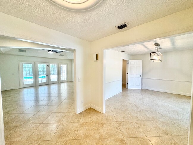Foto del edificio - ** BERKSHIRE LAKES ** 3 BED + DEN / 2.5 BA...