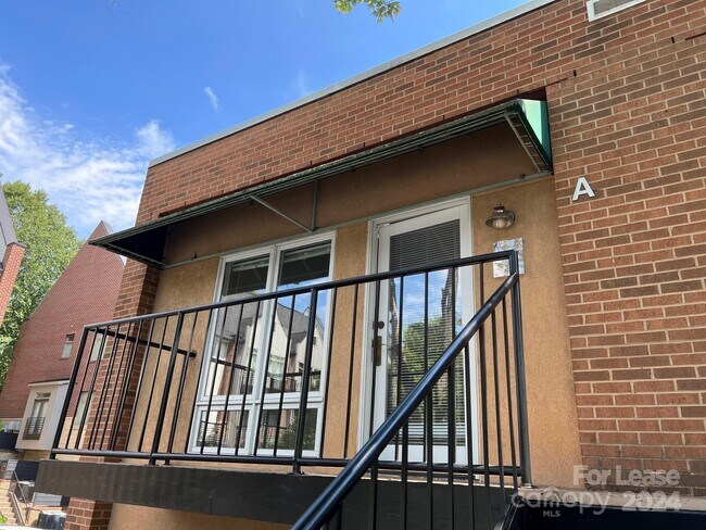 Building Photo - 452 S Main St