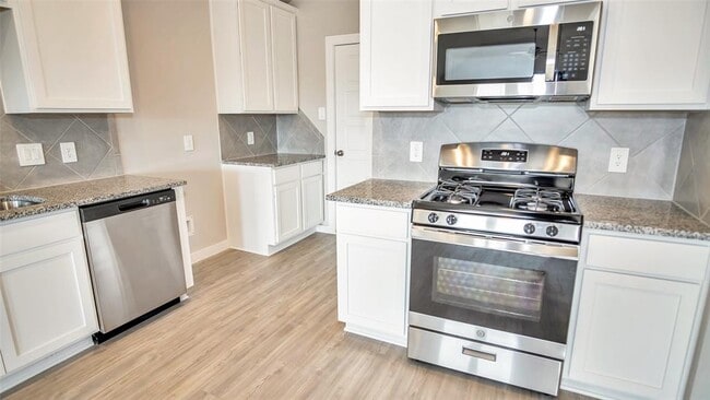 Building Photo - 446 Jewett Meadow Dr