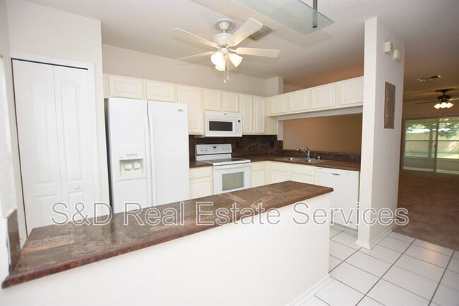 Building Photo - 2308 Lake Woodberry Cir