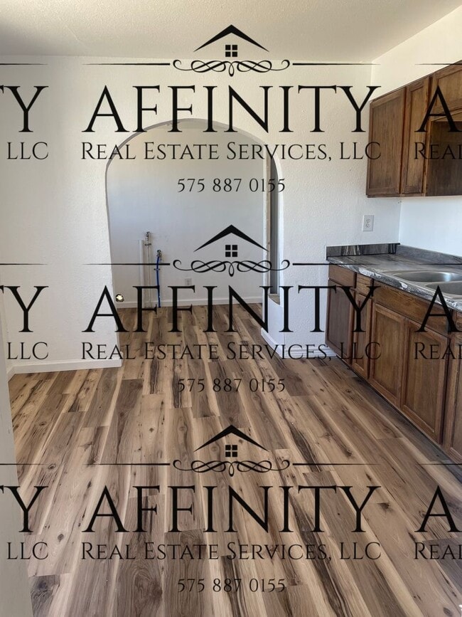 Building Photo - 2 bedroom home