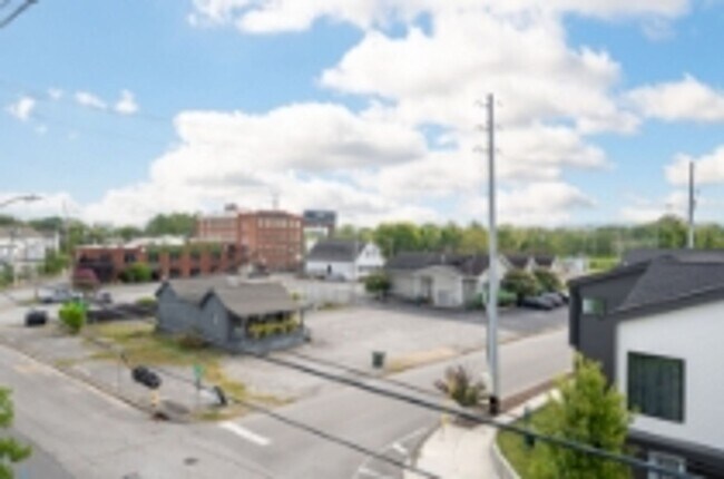 Building Photo - Location, Location , Location with this Be...