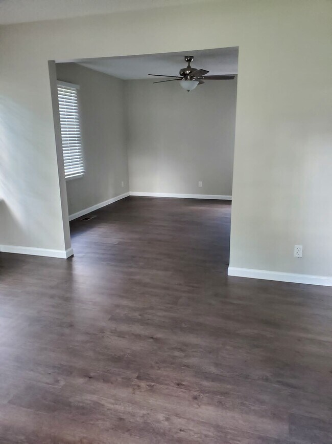 Foto del edificio - 3504 Inglewood Dr NW