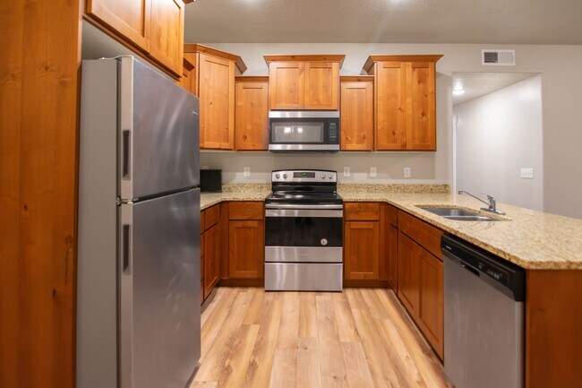 Foto del edificio - Charming 3-Bed, 2-Bath, Condo in The Villa...