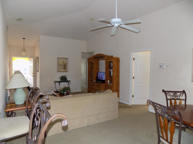 Building Photo - 1445 Silver Cove Dr