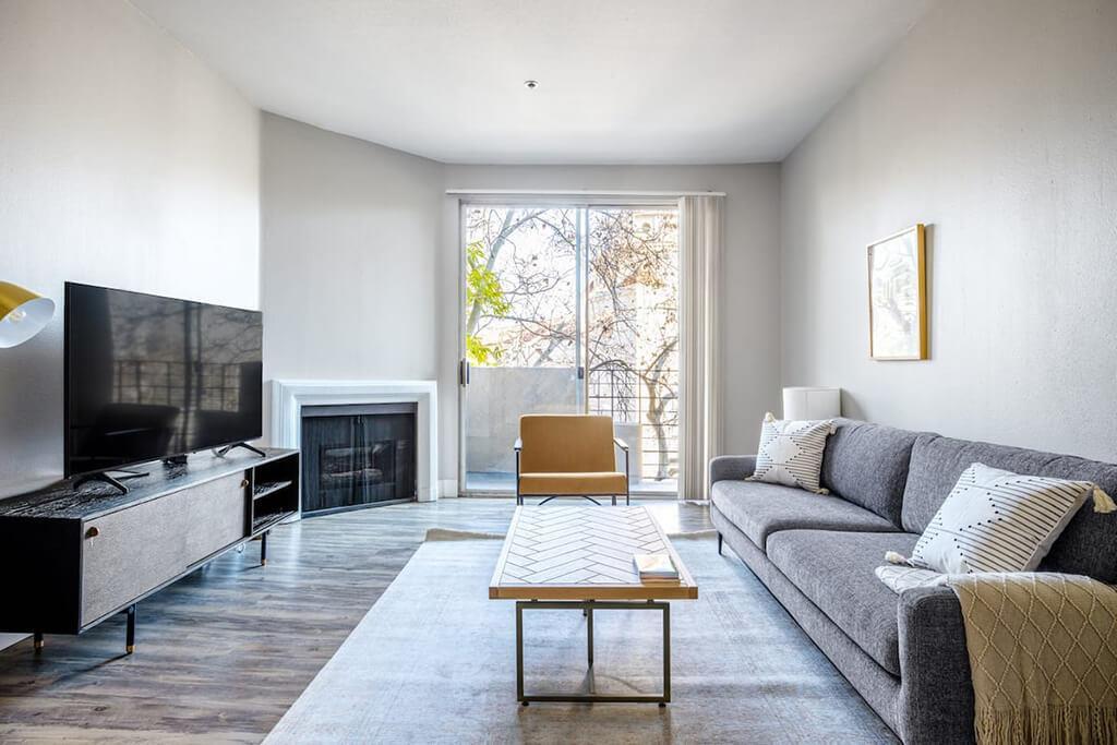 Madison Hancock Park Apartments in Los Angeles, CA