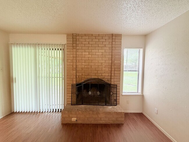 Foto del edificio - 10904 Meadgreen Ct