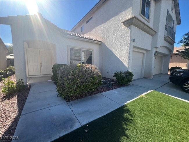 Building Photo - 4429 Rockaway Beach St