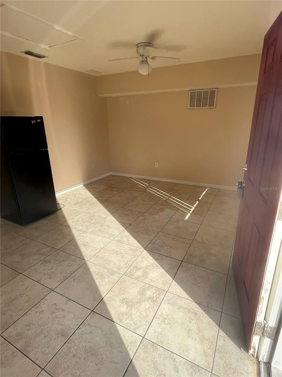 Building Photo - 2918 Fan Palm Dr
