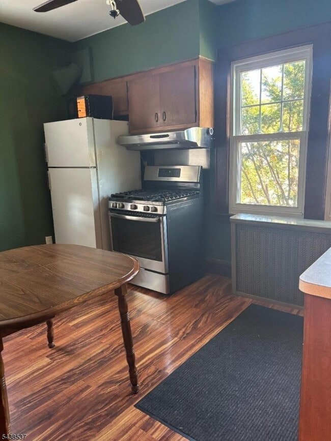 Building Photo - 2074 Stowe St