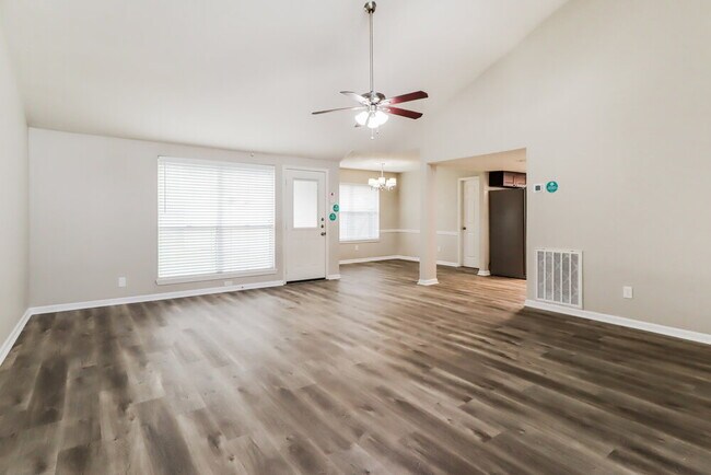 Building Photo - 7327 Shady Vale Ln