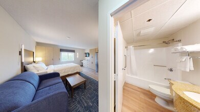 Residences at Solomon Pond - Furnished photo'