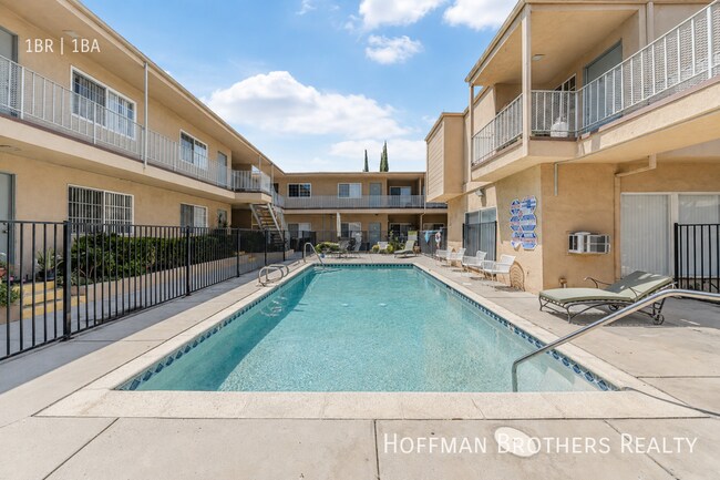 Foto del edificio - 8523 Etiwanda Ave