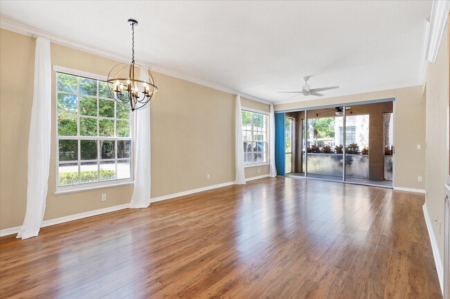 Foto del edificio - 3910 Windward Passage Cir