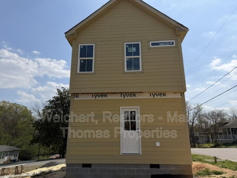 Building Photo - 1203 Fern St