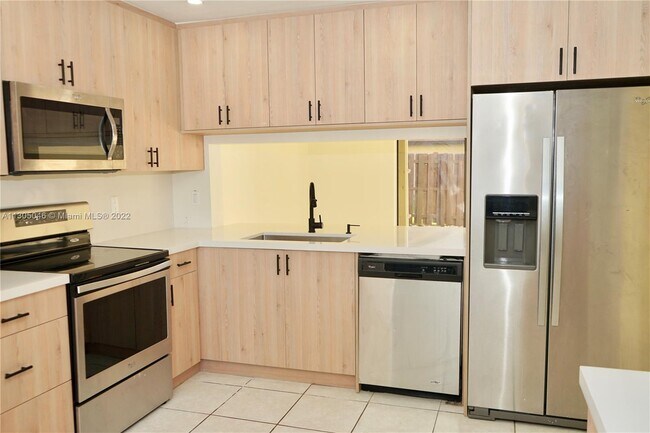 Foto del edificio - 290 SW 97th Ave