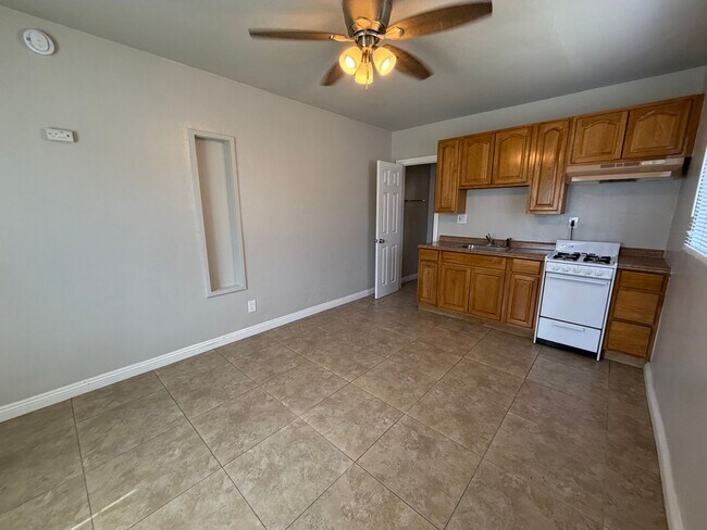 Foto del edificio - 339 E 19th St