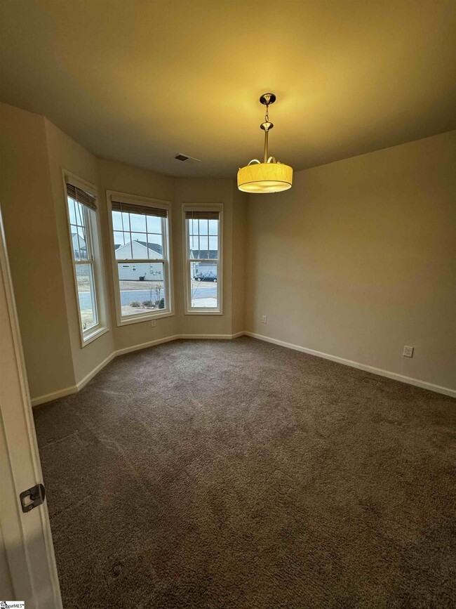 Building Photo - 332 White Peach Wy