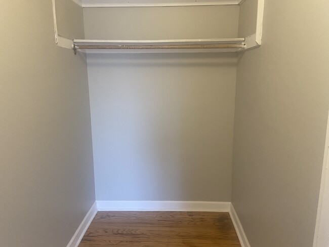 Walk-in closet - 5945 Hyslop Pl
