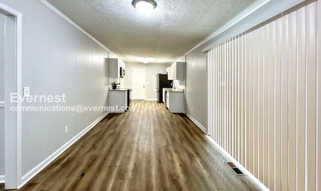 Building Photo - 2507 Dawn Dr