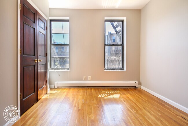Foto del edificio - 108 Cooper St