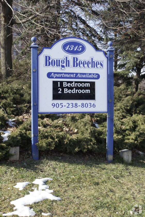 1315 Bough Beeches Blvd, Mississauga, ON L4W 1L2 Apartments 1315