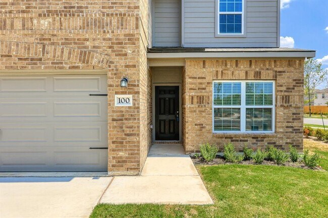 Foto del edificio - 100 Maywood Ln